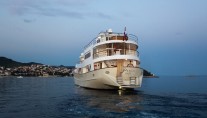 Yacht LA PERLA -  In Croatia